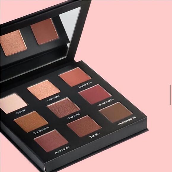 NIB RealHer "Make it Happen" Eyeshadow Palette - Picture 6 of 7